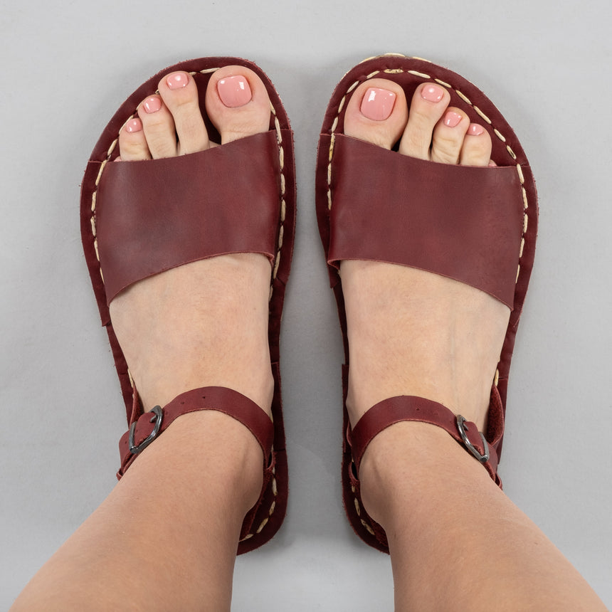 Rote Barfußsandalen mit offener Spitze