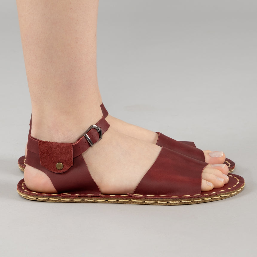 Rote Barfußsandalen mit offener Spitze