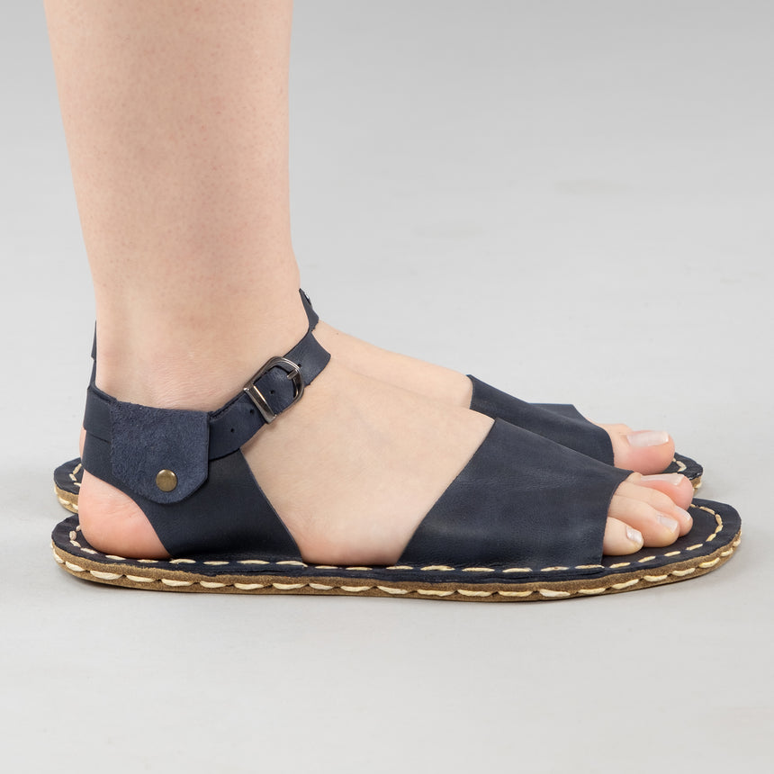 Blaue Barfußsandalen mit offener Spitze