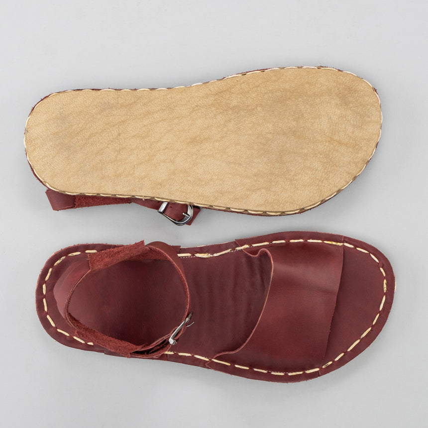 Rote Barfußsandalen mit offener Spitze