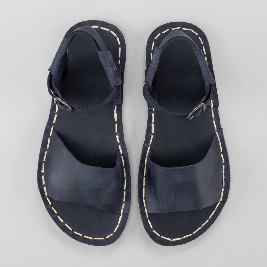 Blaue Barfußsandalen mit offener Spitze