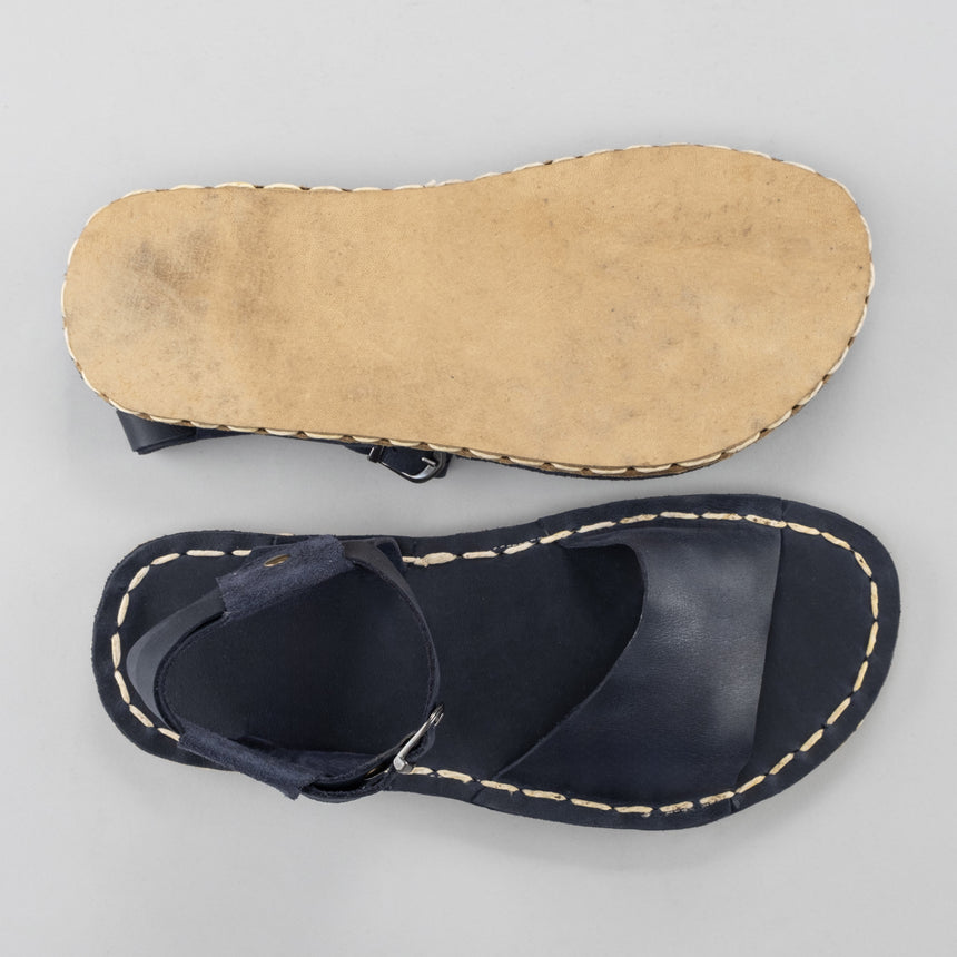 Blaue Barfußsandalen mit offener Spitze