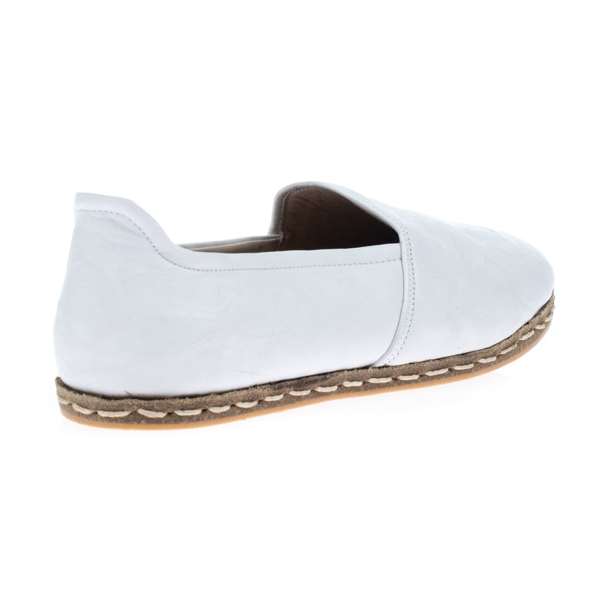 Faltige weiße Slip-On-Schuhe für Herren