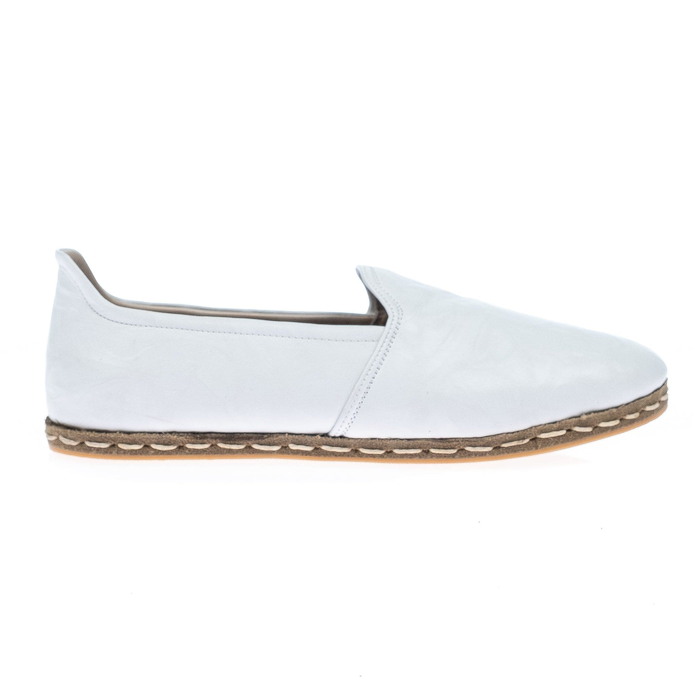 Faltige weiße Slip-On-Schuhe für Damen